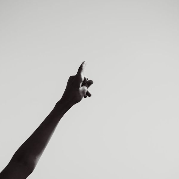 Abstract image of light rays symbolizing clarity and focus.